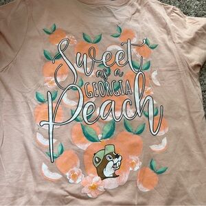 NWOT “Sweet As A Georgia Peach” Buc-ees shirt.